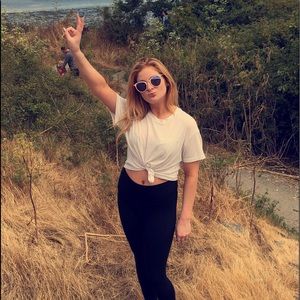 Meet your Posher, Chloe